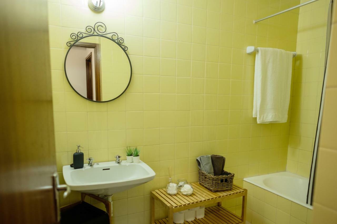Cozy 3 Room Apartment In Penafiel Centre Bagian luar foto